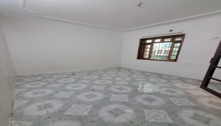 CHO THUÊ NHÀ RIÊNG NGÕ GIÁP BÁT 3 TẦNG, 3 NGỦ, 50M2, 11 TRIỆU, MT RỘNG 5M, ƯU TIÊN HỘ GIA ĐÌNH.